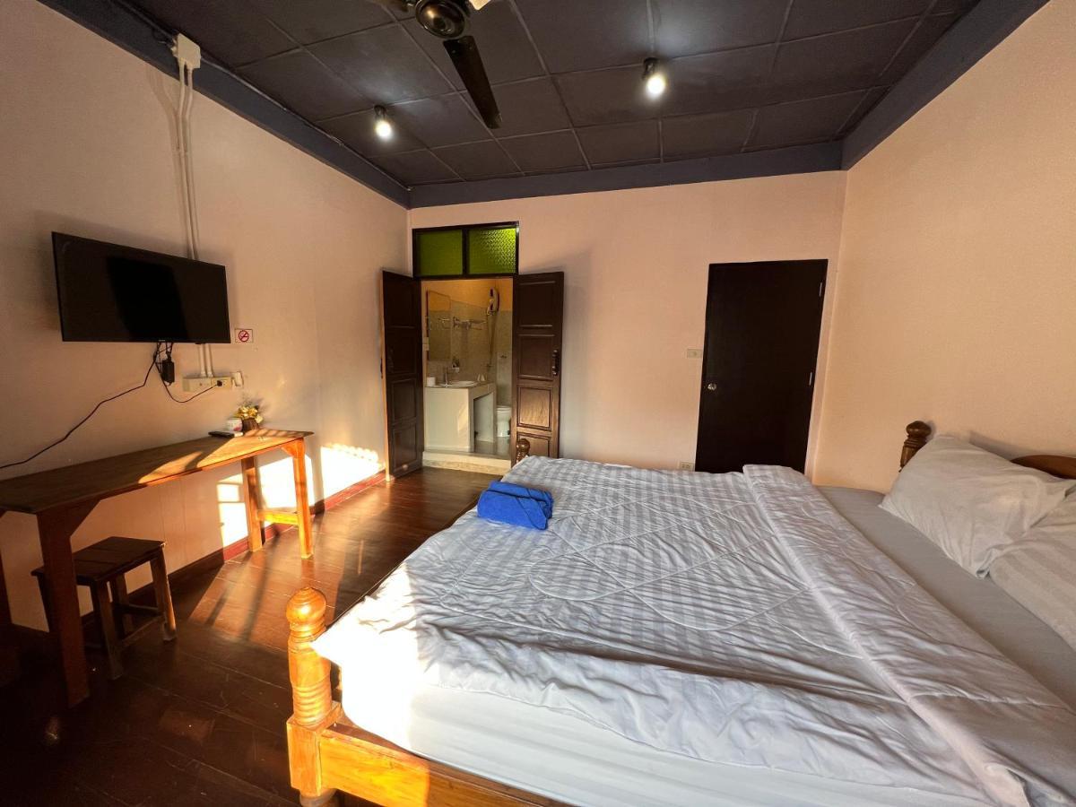 Madera House Chiang Mai Hotel Ngoại thất bức ảnh